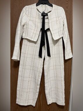 Elegant Cream n gold tweed two piece suit with Cropped Jacket